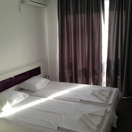 Хотел Hypnotic Complex 2*